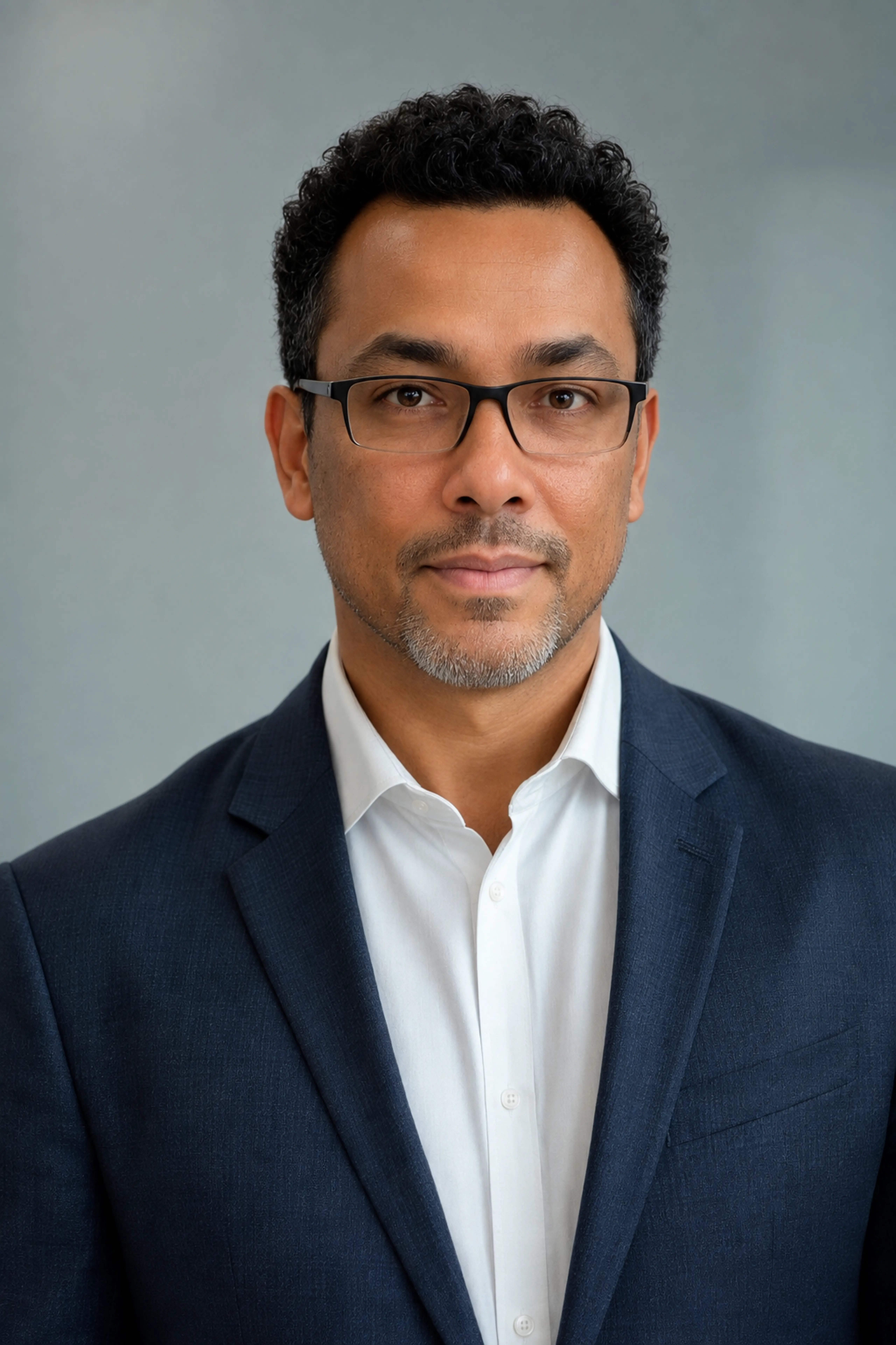 Dr. Alexander Vigo-Valentín